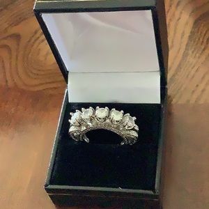 Ring 925 stamped with 5 large white stones NEW sets up high 6.5 /7 on